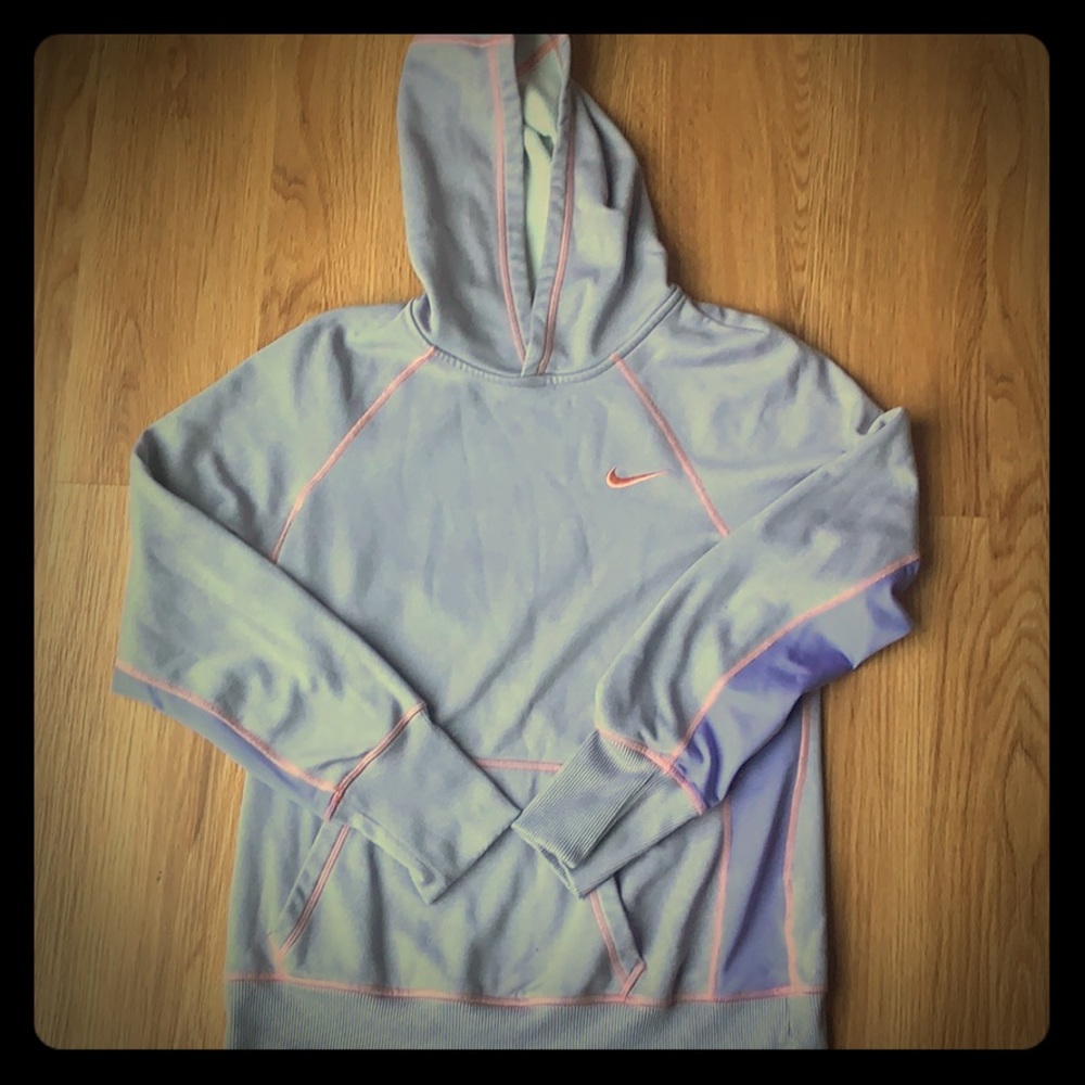 Pre-loved Thermo fit Nike hoodie size medium